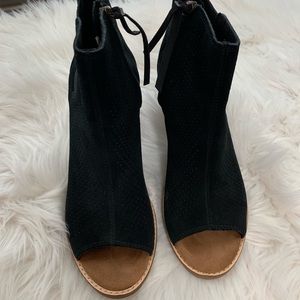 Women’s clothes, shoes & more! 👅